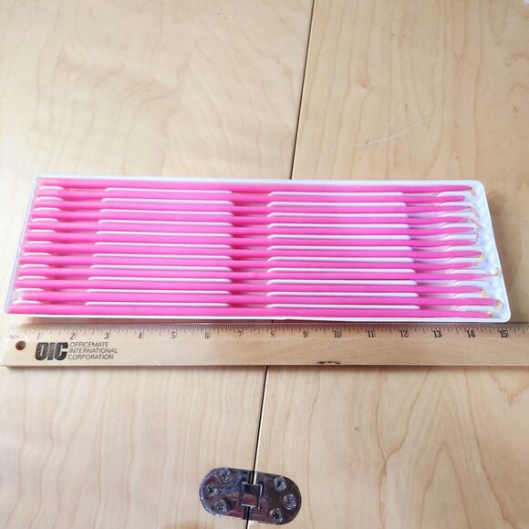 Vintage Colonial Candles of Cape Cod 12 x Pink 15" Flower Tapers Long Skinny - Picture 6 of 7